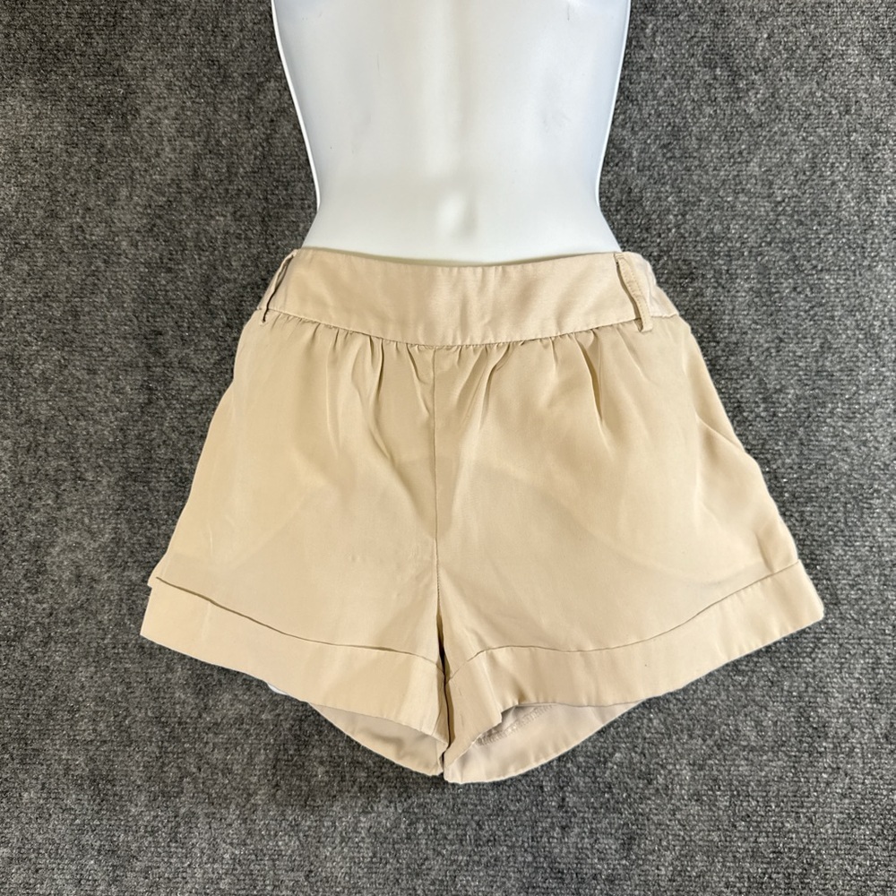 Express tan shorts size 6 . Soft, casual, cool summer time vibes